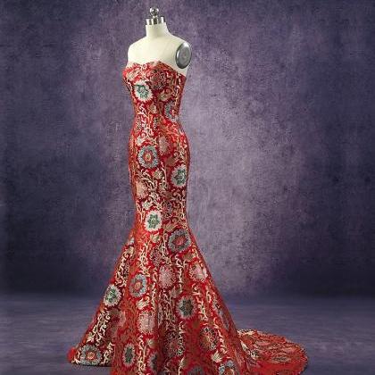 Chic China Satin Brocade Red Women Formal Dress..
