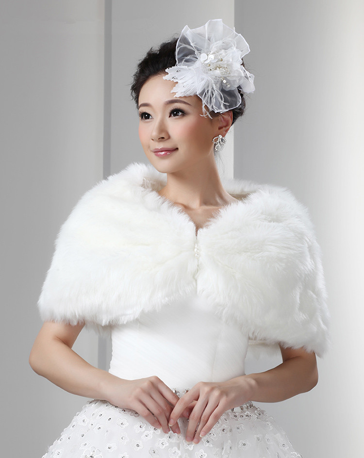 White Artificial Fur Fur Wrap Bridal Faux Fur Cape For Weddings