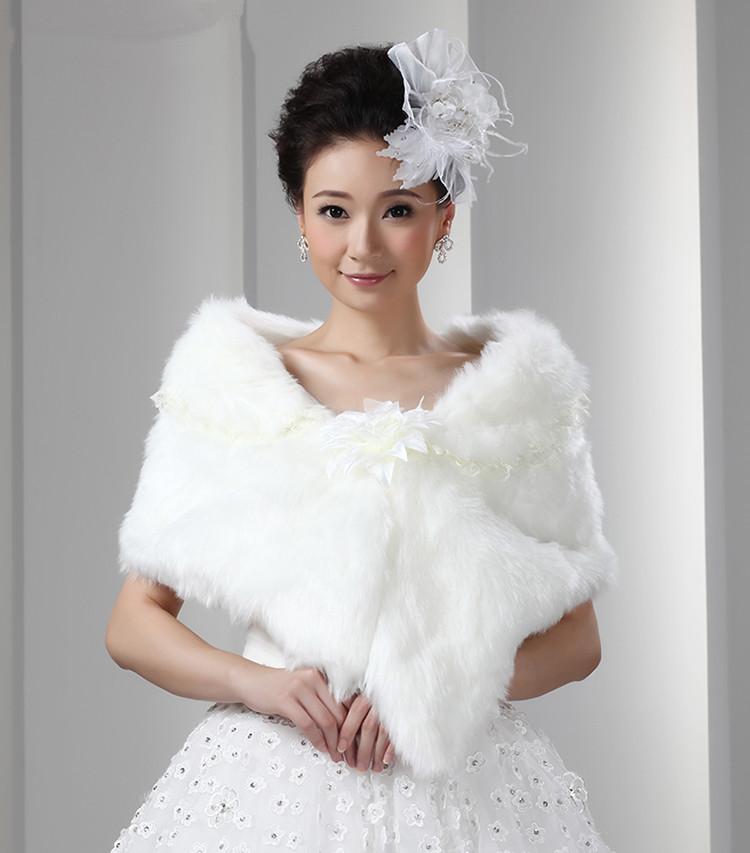 White Artificial Fur Wrap Bridal Faux Fur Cape For Wedding Women Winter Wear